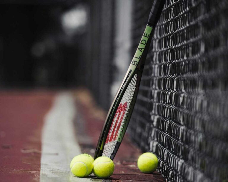 Cómo elegir una raqueta de tenis según tu estilo de juego